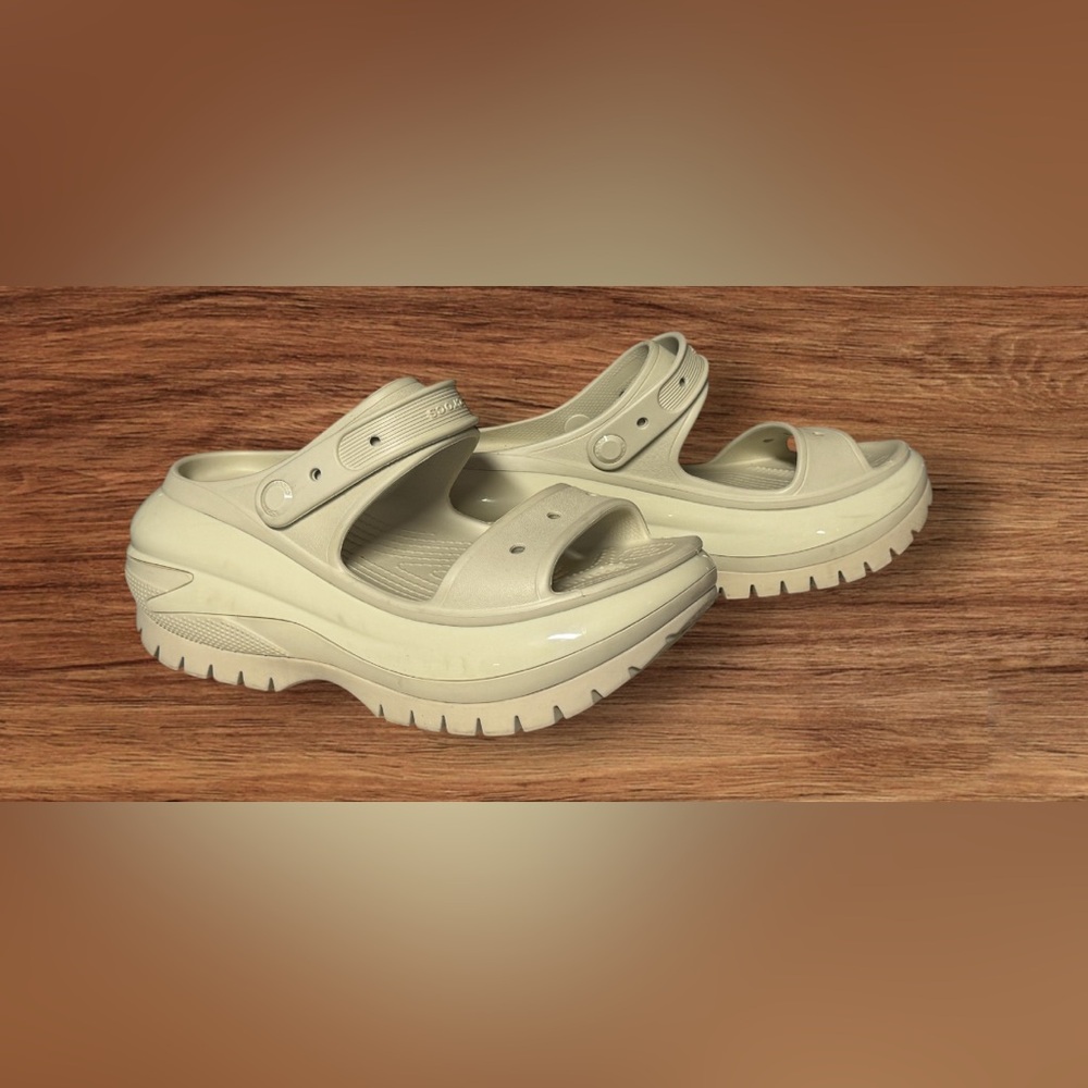 CROCS Mega Crush Sandal SZ 8